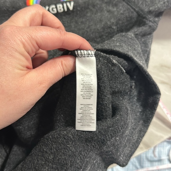 The Home Edit ROYGBIV Rainbow Pride Cozy Grey Crew Neck Sweatshirt Size Medium - Picture 7 of 7